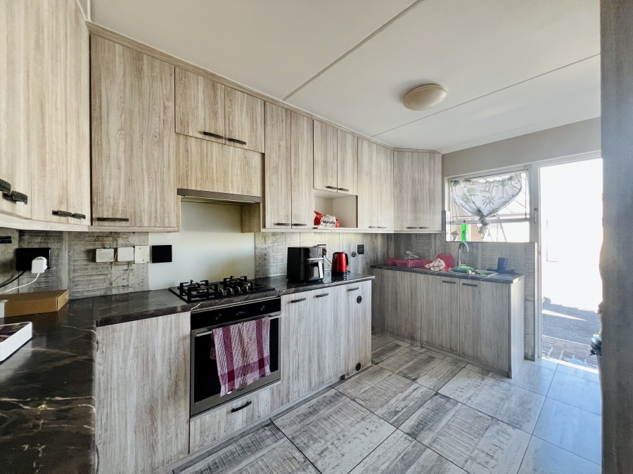 2 Bedroom Property for Sale in Guldenland Western Cape